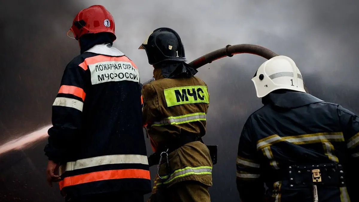 На Кубани из-за атаки дронов загорелся резервуар с нефтепродуктами На Кубани из-за атаки дронов загорелся резервуар с нефтепродуктами