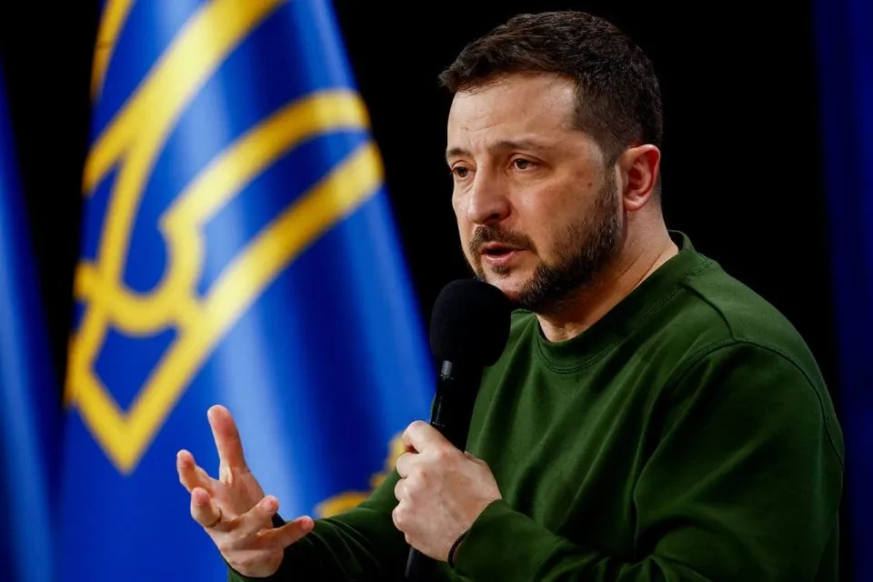 Зеленський відповів чи бачить він кінець війни у 2025: "для цього є усі можливості" Зеленський відповів чи бачить він кінець війни у 2025: "для цього є усі можливості"