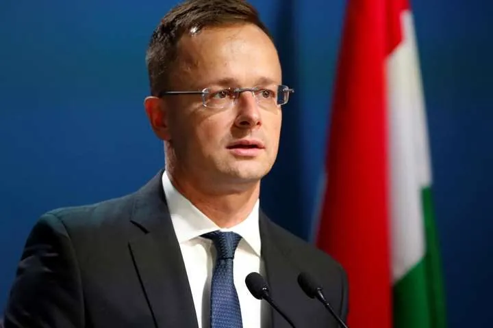 Венгрия даст миллион евро армии Ливана вместо поставок оружия Украине - Сийярто Венгрия даст миллион евро армии Ливана вместо поставок оружия Украине - Сийярто