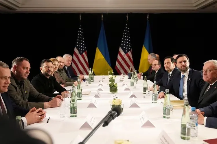 "Ми продовжимо наші зустрічі та нашу роботу": Зеленський про мир, гарантії безпеки та зустріч із Венсом