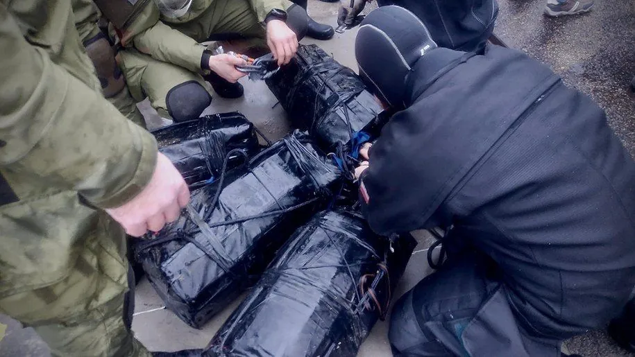 Возле польского Гданьска из моря выловили груз кокаина на 15 млн долларов Возле польского Гданьска из моря выловили груз кокаина на 15 млн долларов