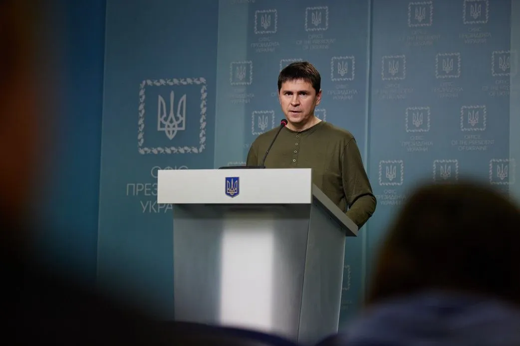 Подоляк розкритикував США за відмову від глобального лідерства на користь рф Подоляк розкритикував США за відмову від глобального лідерства на користь рф