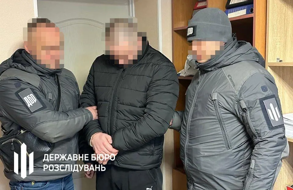 Собрал "дань" на 1 млн грн с подчиненных: задержан чиновник воинской части Собрал "дань" на 1 млн грн с подчиненных: задержан чиновник воинской части