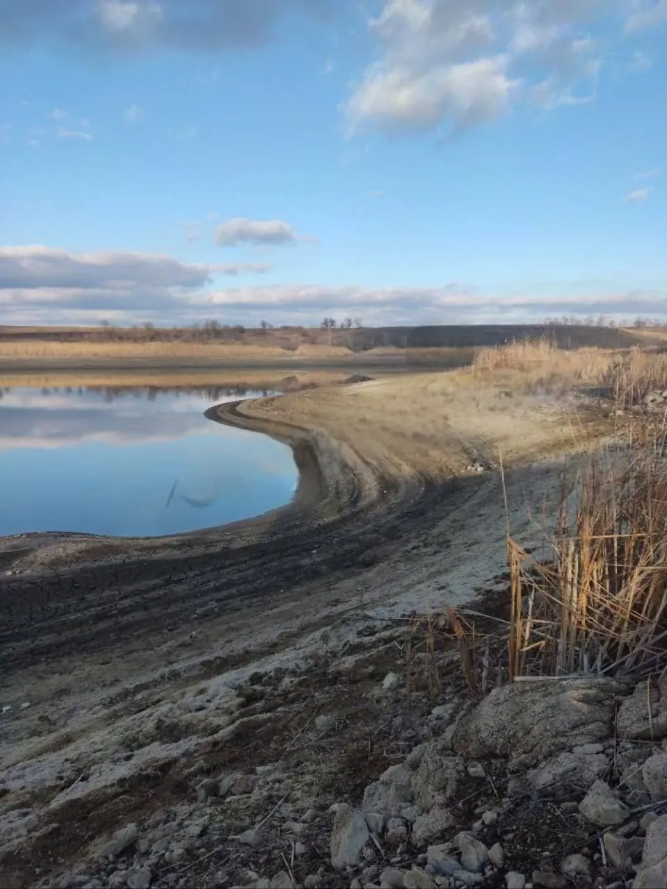 Occupied Mariupol switches to strict water supply schedule as reservoir runs dry