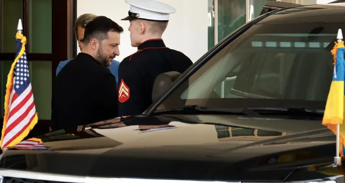 Trump criticizes Zelenskyy's military attire during White House visit - media Trump criticizes Zelenskyy's military attire during White House visit - media
