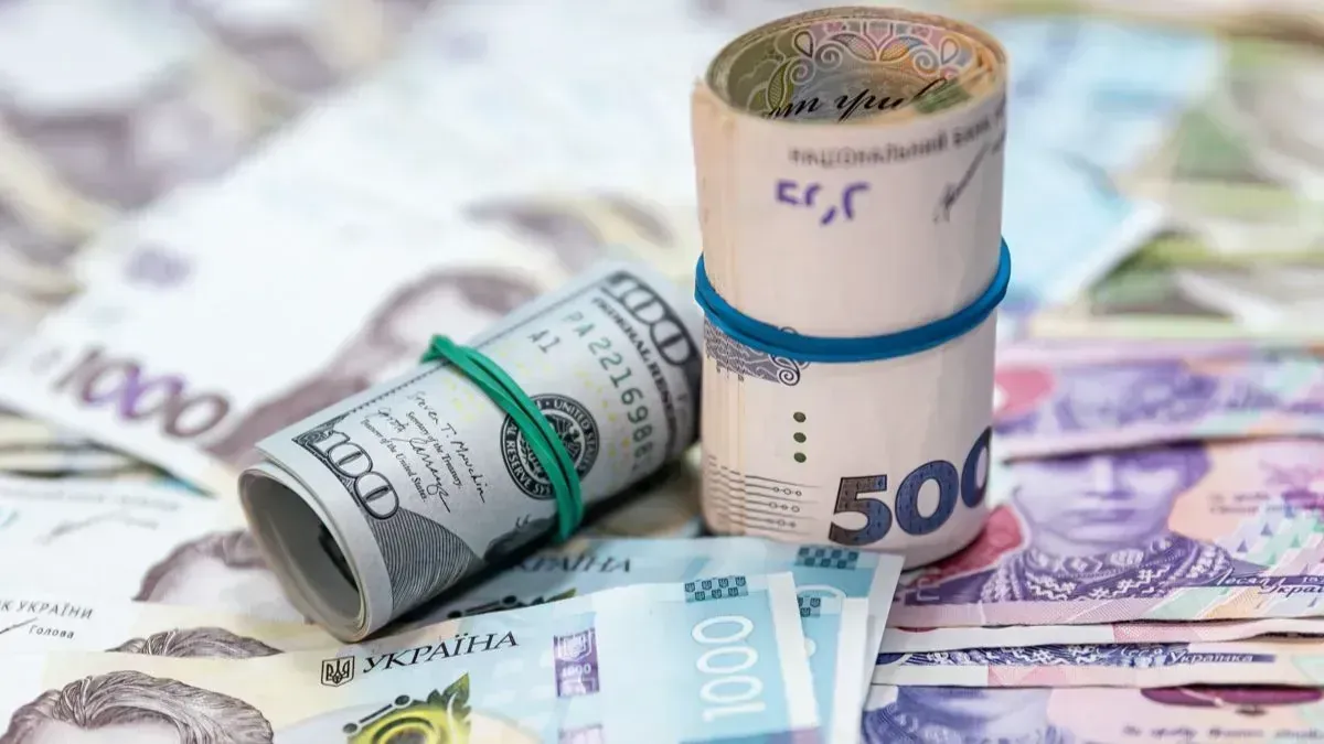 Курс валют на 3 березня: Нацбанк зміцнює гривню Курс валют на 3 березня: Нацбанк зміцнює гривню