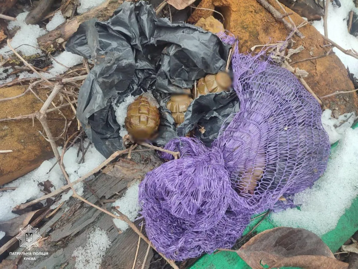 In Kyiv, a man found a package with grenades.