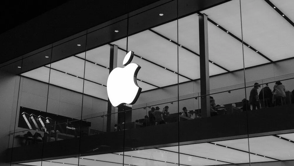 Apple представила MacBook Air з M4: нова потужність та блакитний колір Apple представила MacBook Air з M4: нова потужність та блакитний колір