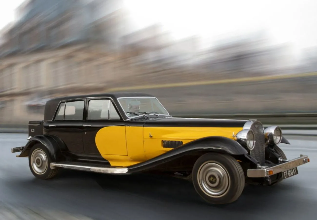 Один из легендарных автомобилей Джонни Холлидея, Panther DeVille, продан на аукционе Один из легендарных автомобилей Джонни Холлидея, Panther DeVille, продан на аукционе