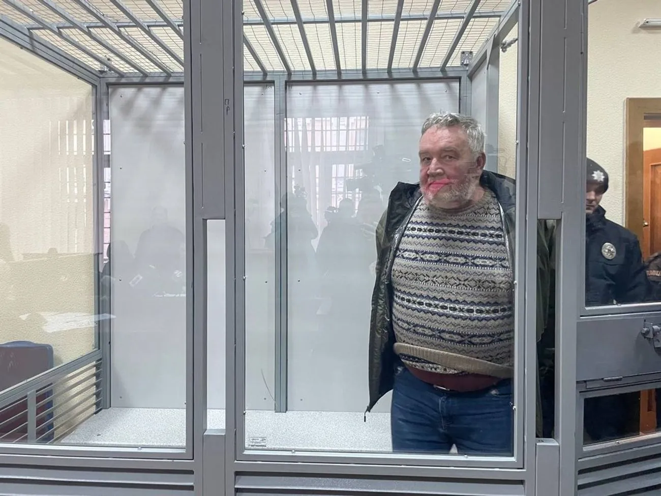 Суд залишив полковника Лапіна під вартою та зобов’язав доставити його до лікарні для лікування Суд залишив полковника Лапіна під вартою та зобов’язав доставити його до лікарні для лікування