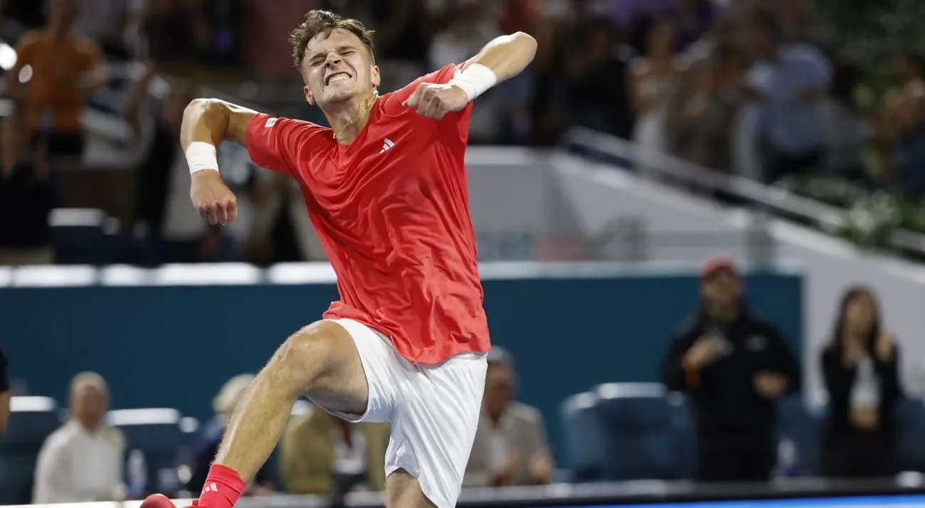 Сенсація в Маямі: 19-річний Меншик переміг Джоковича на турнірі ATP 1000 Сенсація в Маямі: 19-річний Меншик переміг Джоковича на турнірі ATP 1000