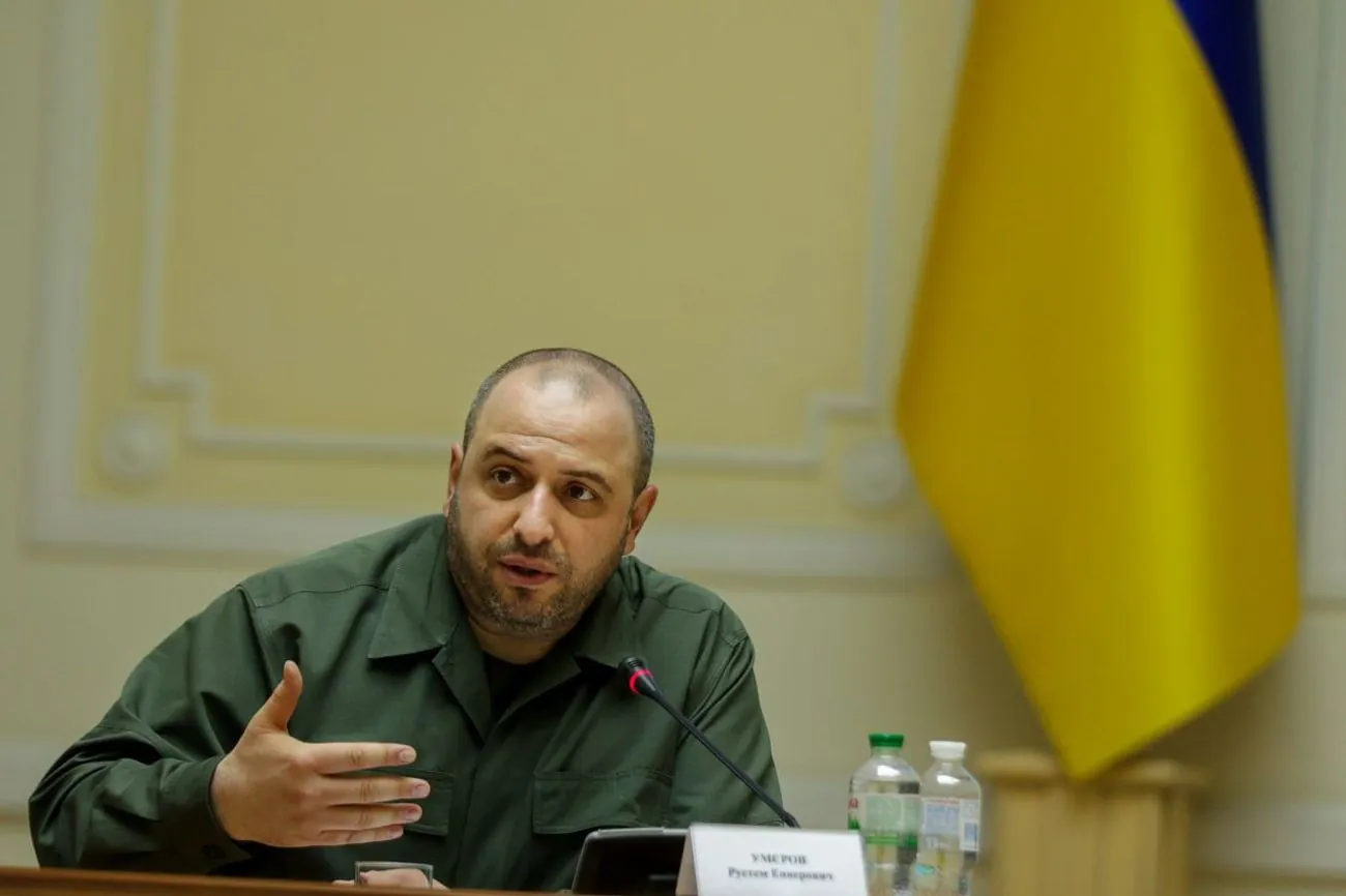 Умєров задекларував понад 1,6 млн грн зарплати і оренду дружиною квартири у США Умєров задекларував понад 1,6 млн грн зарплати і оренду дружиною квартири у США