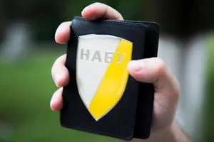 НАБУ “затримало” малолітніх дітей на трасі під Києвом - телефонувати адвокату заборонили, посилаючись на наказ керівництва