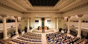 В Грузии окончательно утвержден закон против "иноагентов", аналог которого действует в США