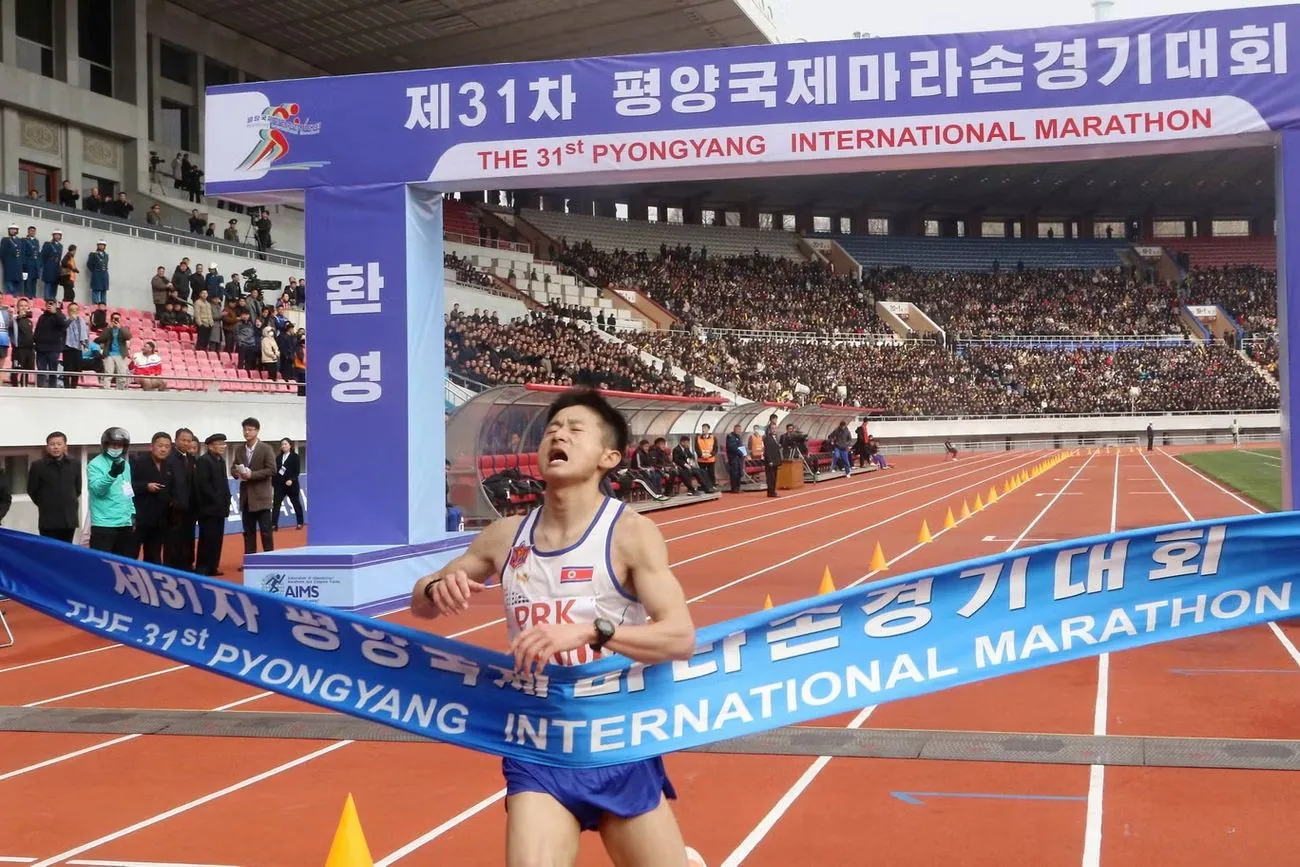 The DPRK held its first international marathon in 6 years: a local runner won The DPRK held its first international marathon in 6 years: a local runner won