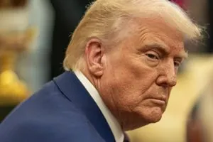 Трамп недоволен тем, что россия "как сумасшедшая бомбит" Украину