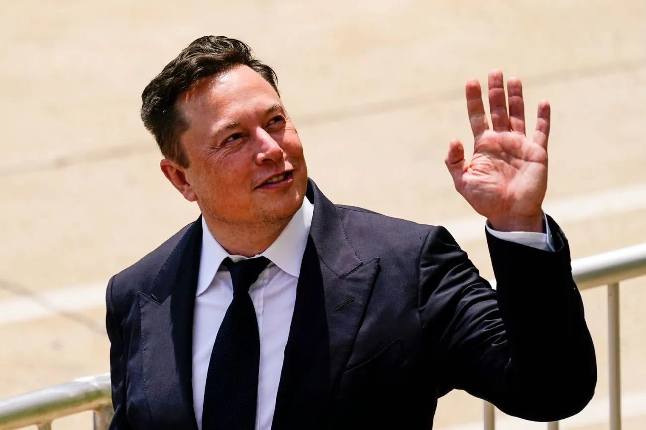 Bloomberg: Elon Musk's fortune falls below $300 billion for the first time since 2014 Bloomberg: Elon Musk's fortune falls below $300 billion for the first time since 2014