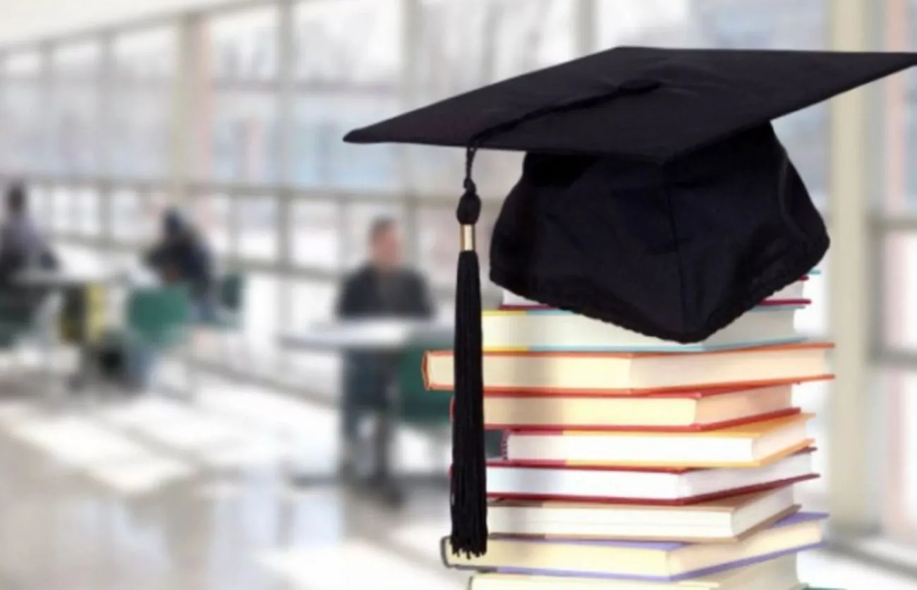 Уменьшение нагрузки на преподавателей вузов: Зеленский подписал закон Уменьшение нагрузки на преподавателей вузов: Зеленский подписал закон