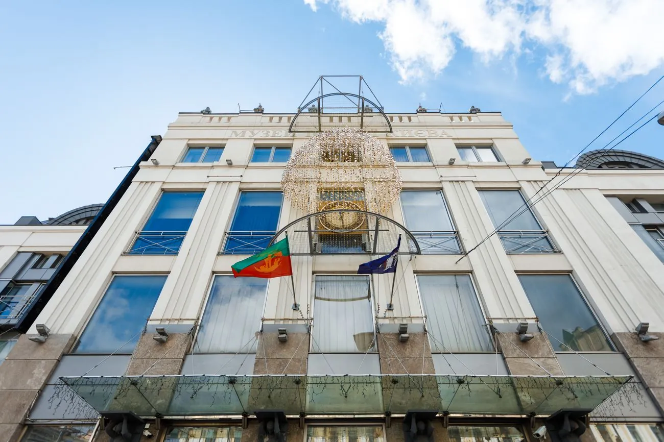 5000 Birds of Hope: Art Installation by Belgian Designer Opens in Kyiv 5000 Birds of Hope: Art Installation by Belgian Designer Opens in Kyiv