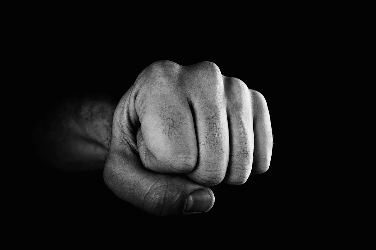 Жорстоке побиття, що призвело до смерті жінки: слідчі повідомили про підозру 18-річному буковинцю Жорстоке побиття, що призвело до смерті жінки: слідчі повідомили про підозру 18-річному буковинцю