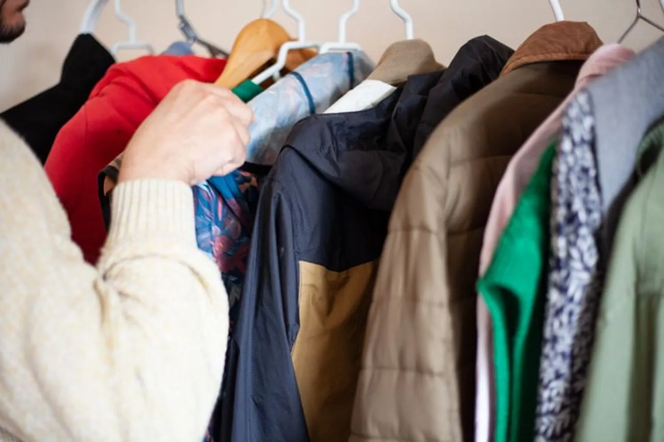 Storing winter clothes: which items should be dry cleaned Storing winter clothes: which items should be dry cleaned