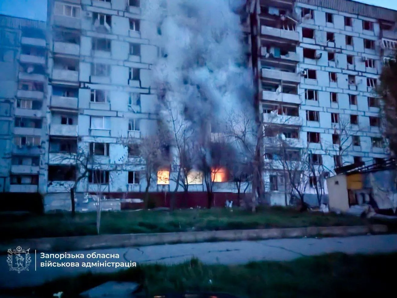 На Запоріжжі ворог обстріляв житловий сектор: спалахнула пожежа та зникло світло На Запоріжжі ворог обстріляв житловий сектор: спалахнула пожежа та зникло світло