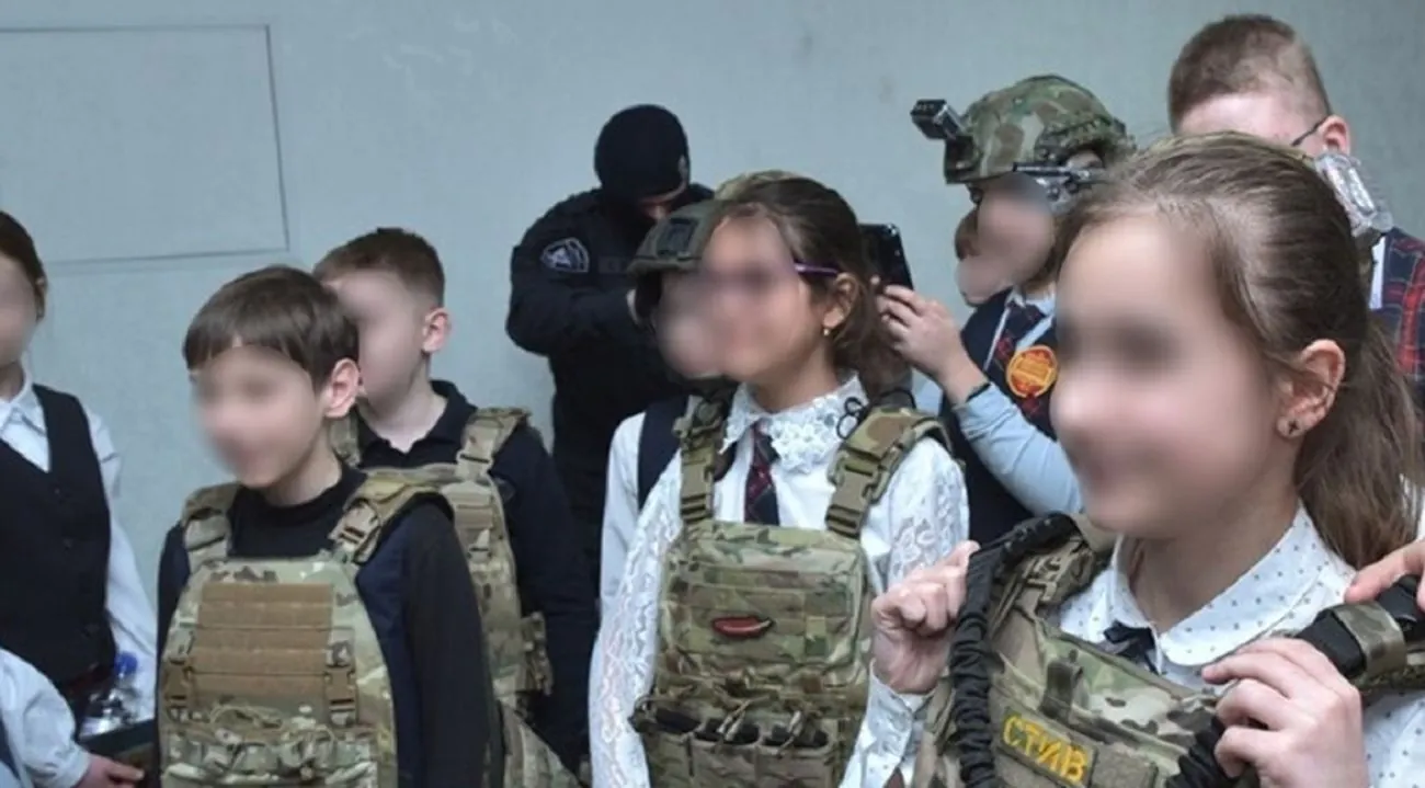 На окупованій Донеччині дітей мілітаризують і готують до ролі катів - ЦНС На окупованій Донеччині дітей мілітаризують і готують до ролі катів - ЦНС