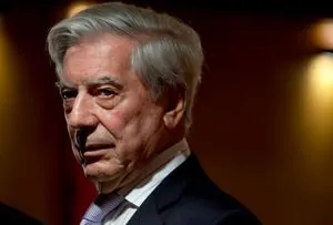 Помер перуанський письменник і лауреат Нобелівської премії Маріо Варгас Льйоса
