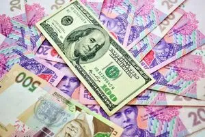 Курс валют на 14 квітня: Нацбанк зміцнив гривню