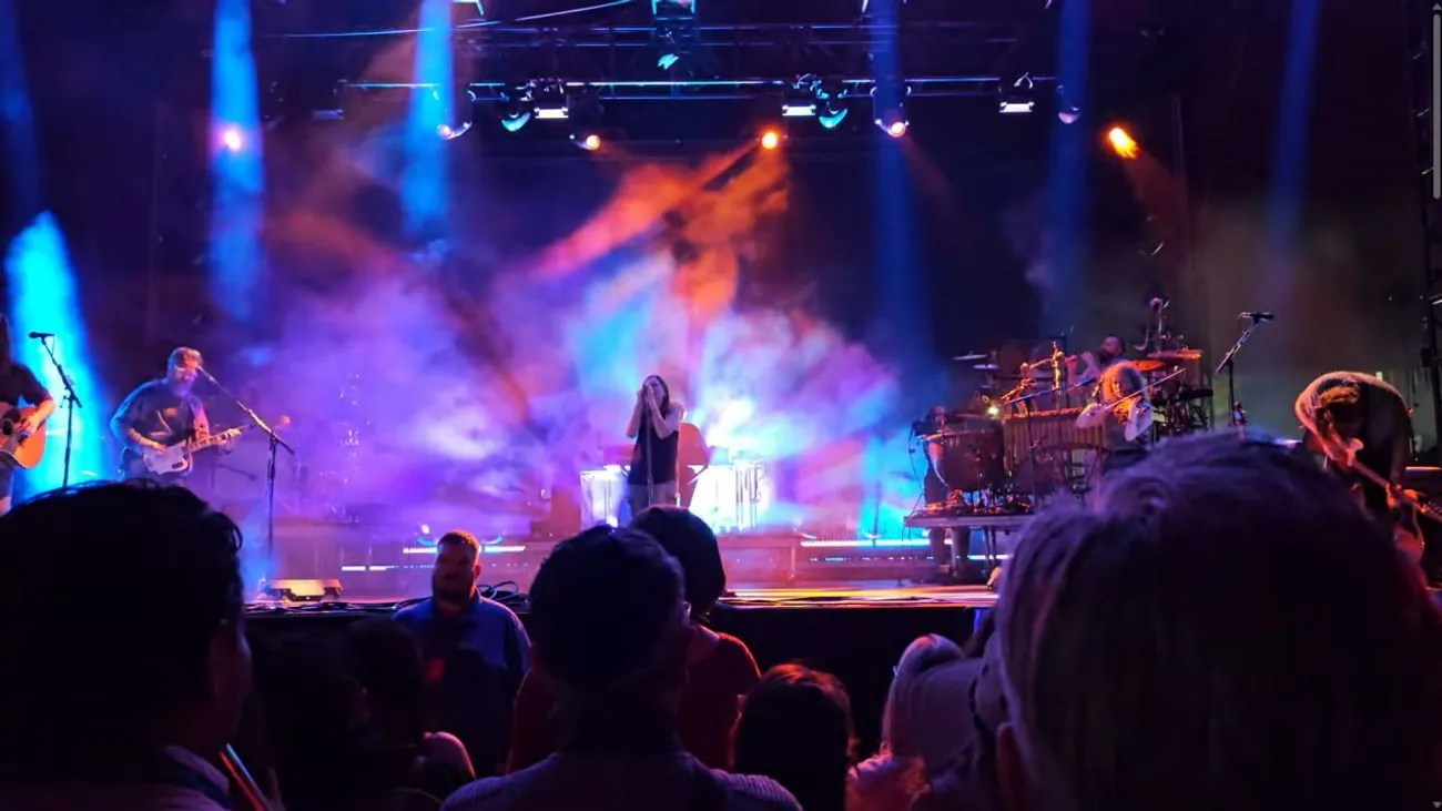Бет Гіббонс з Portishead вперше за 17 років виступила на Coachella: виконала хіт Glory Box Бет Гіббонс з Portishead вперше за 17 років виступила на Coachella: виконала хіт Glory Box