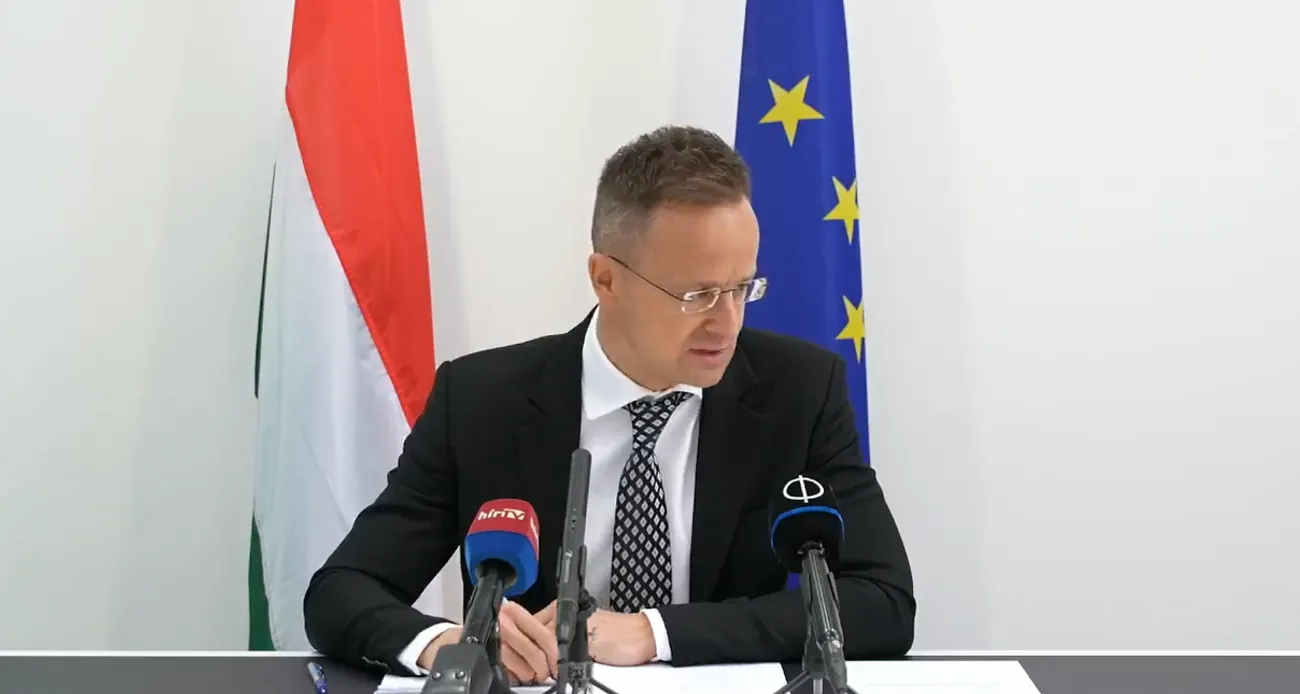 Угорщина проти тренувальної місії ЄС в Україні та санкцій на імпорт російських енергоносіїв - Сійярто Угорщина проти тренувальної місії ЄС в Україні та санкцій на імпорт російських енергоносіїв - Сійярто