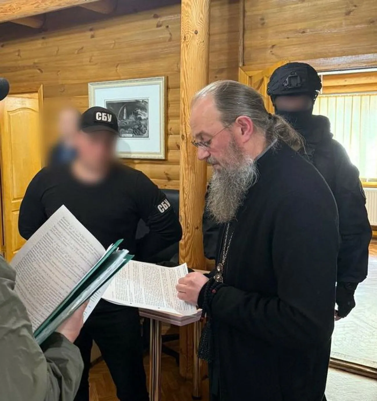 СБУ та Нацполіція прийшли з обшуками до канцелярії Київської митрополії УПЦ МП – джерела СБУ та Нацполіція прийшли з обшуками до канцелярії Київської митрополії УПЦ МП – джерела