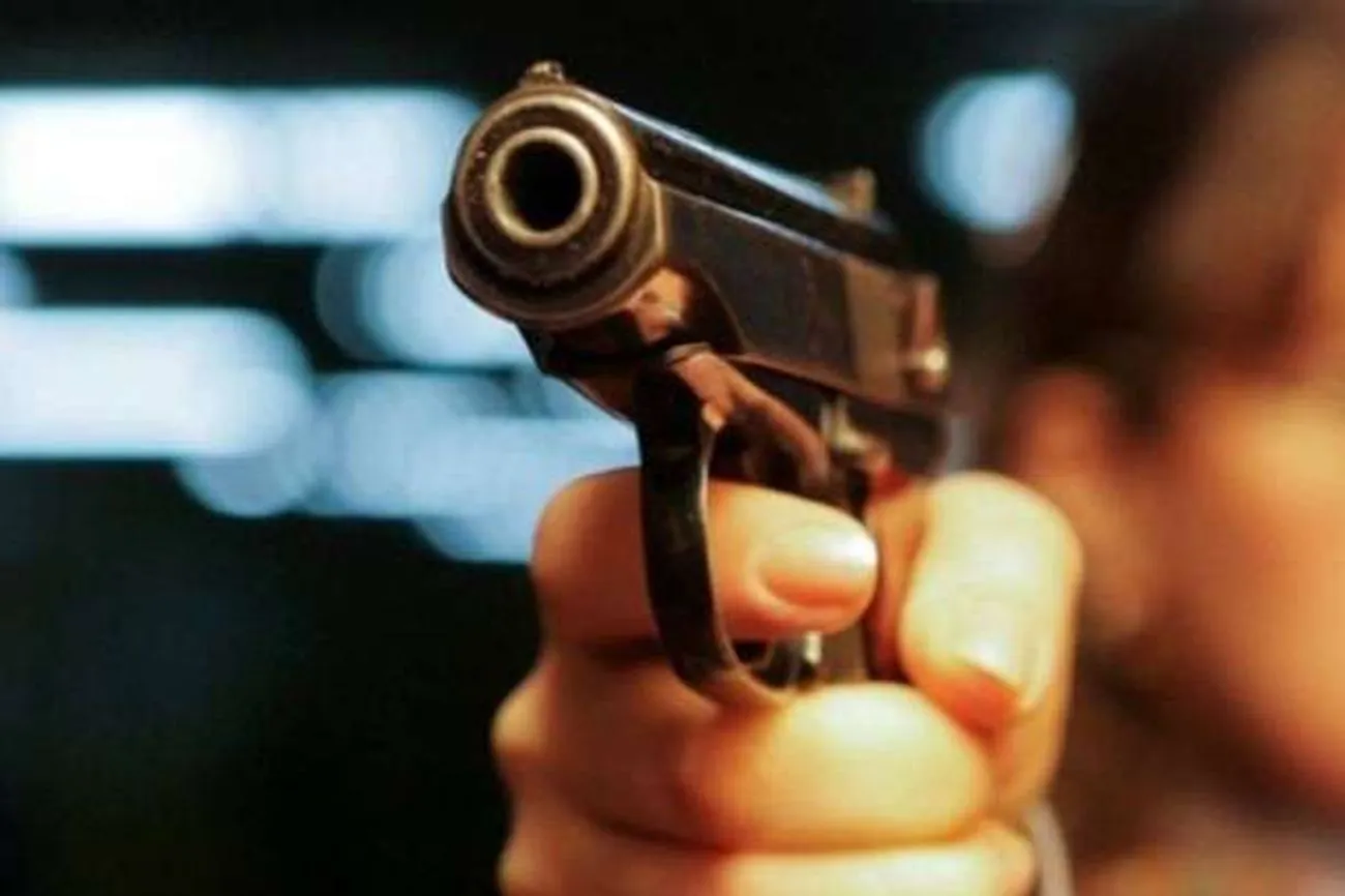 В окупованому Маріуполі росіянин влаштував стрілянину заради хайпу: місцеві обурені В окупованому Маріуполі росіянин влаштував стрілянину заради хайпу: місцеві обурені