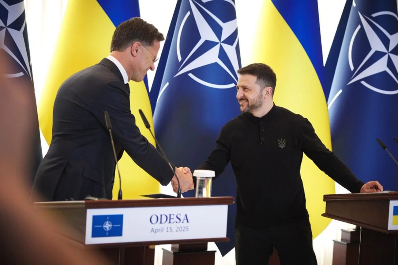 Генсек НАТО разом із Зеленським відвідав Одесу та запевнив у підтримці України Генсек НАТО разом із Зеленським відвідав Одесу та запевнив у підтримці України