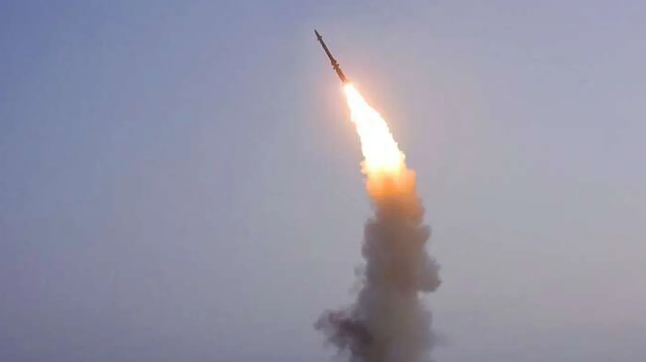 Окупанти вдарили ракетою по Ізюму, є поранені Окупанти вдарили ракетою по Ізюму, є поранені