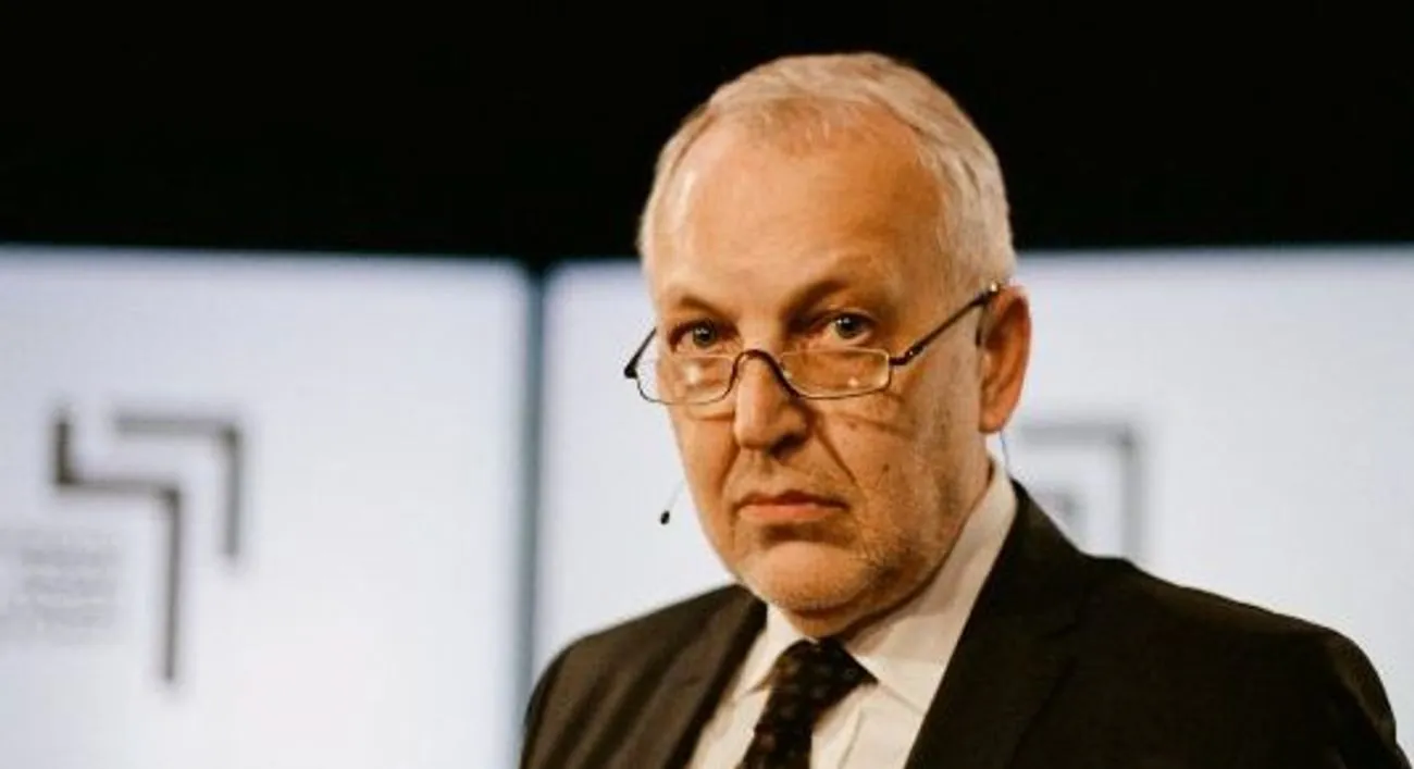 У Києві невідомий напав із ножем на Юрія Макарова: його ушпиталили У Києві невідомий напав із ножем на Юрія Макарова: його ушпиталили