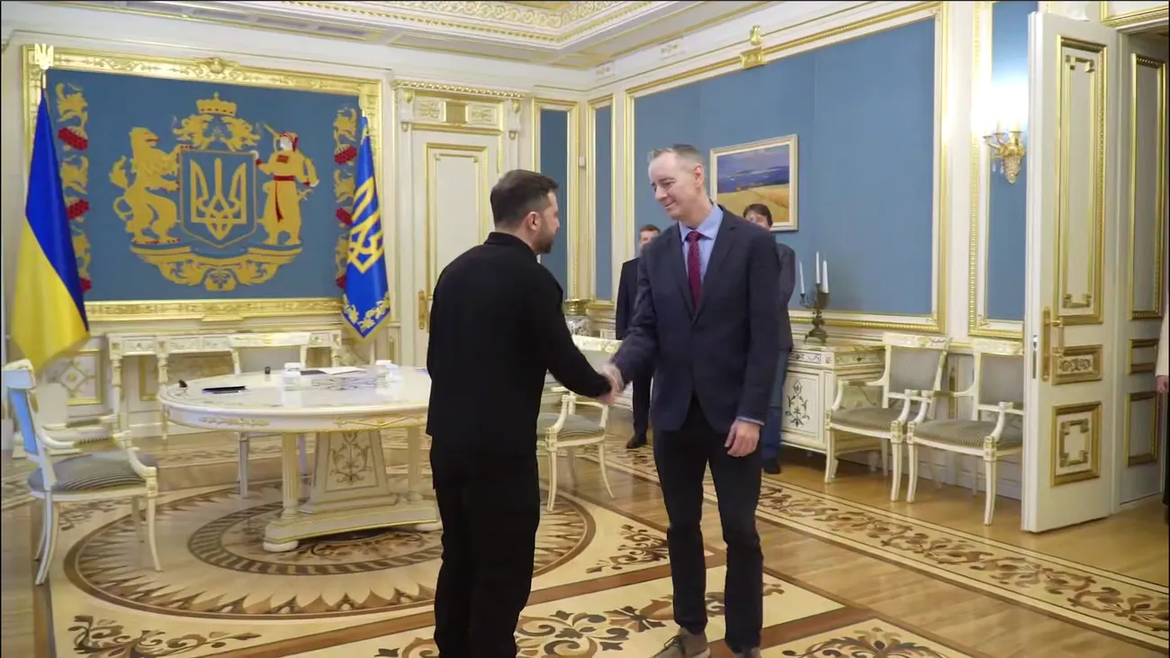 Зеленський зустрівся з американським конгресменом Фіцпатріком, який збирається на фронт Зеленський зустрівся з американським конгресменом Фіцпатріком, який збирається на фронт