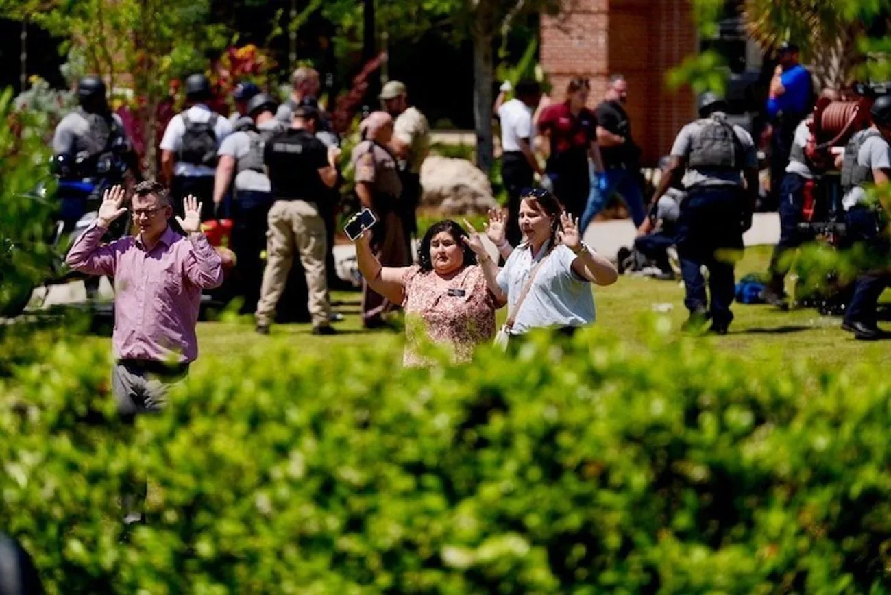 Shooting at the University of Florida: two dead, six wounded Shooting at the University of Florida: two dead, six wounded