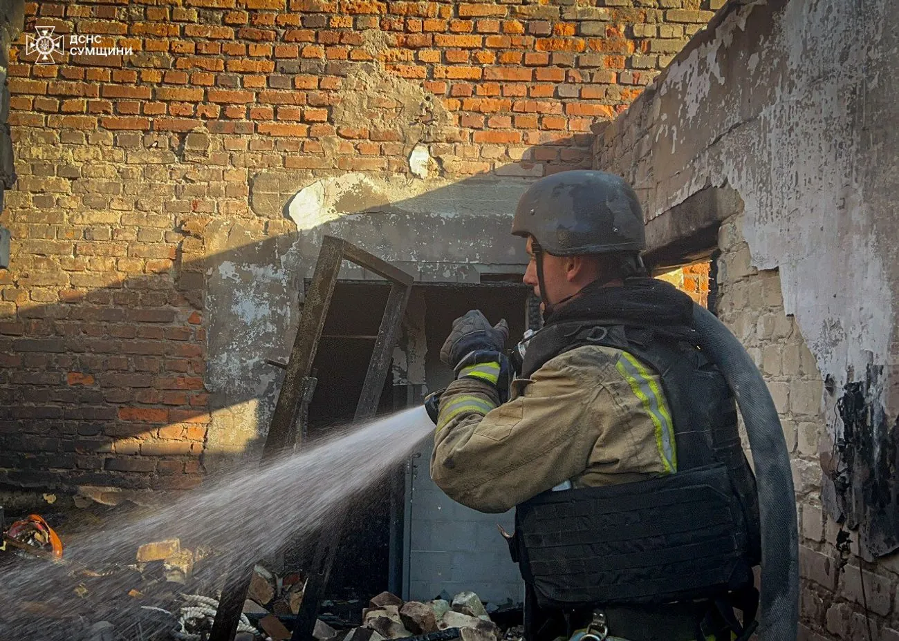 russia-attacked-sumy-region-damaged-the-rescuers-car-photo