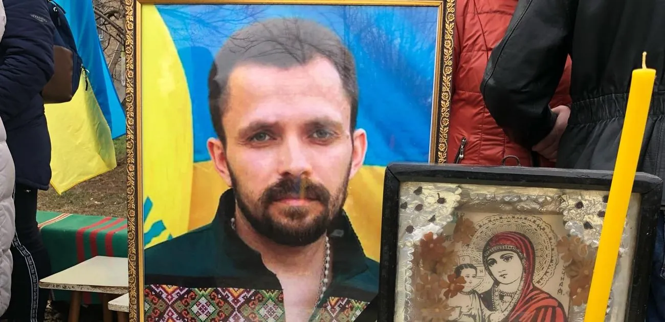 Засуджені за вбивство активіста Мирошниченка вийшли з в'язниці для служби в ЗСУ Засуджені за вбивство активіста Мирошниченка вийшли з в'язниці для служби в ЗСУ
