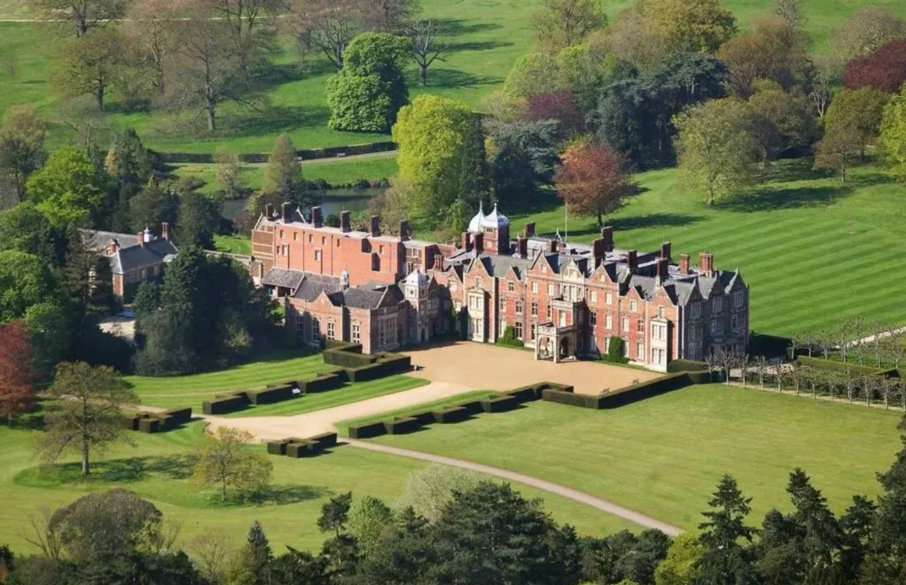 No-fly zone introduced over Sandringham Palace after Zelenskyy's visit No-fly zone introduced over Sandringham Palace after Zelenskyy's visit