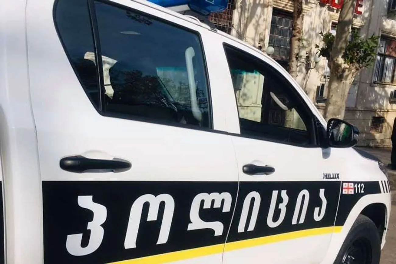 Автомобіль впав з моста в річку: на заході Грузії загинули троє неповнолітніх Автомобіль впав з моста в річку: на заході Грузії загинули троє неповнолітніх
