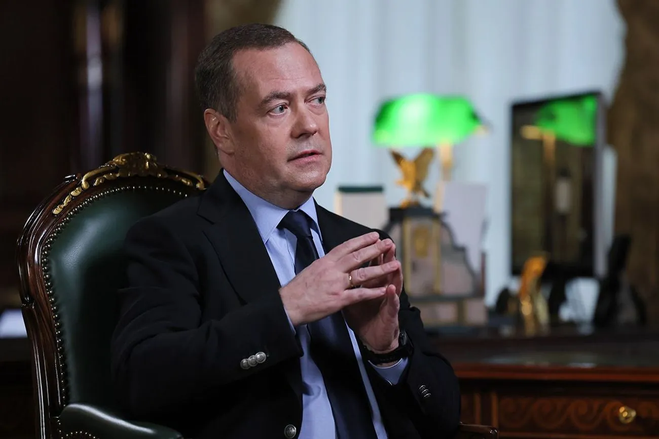 ЕС нужно "умыть руки" в украинском вопросе, тогда РФ разберется быстрее - медведев ЕС нужно "умыть руки" в украинском вопросе, тогда РФ разберется быстрее - медведев