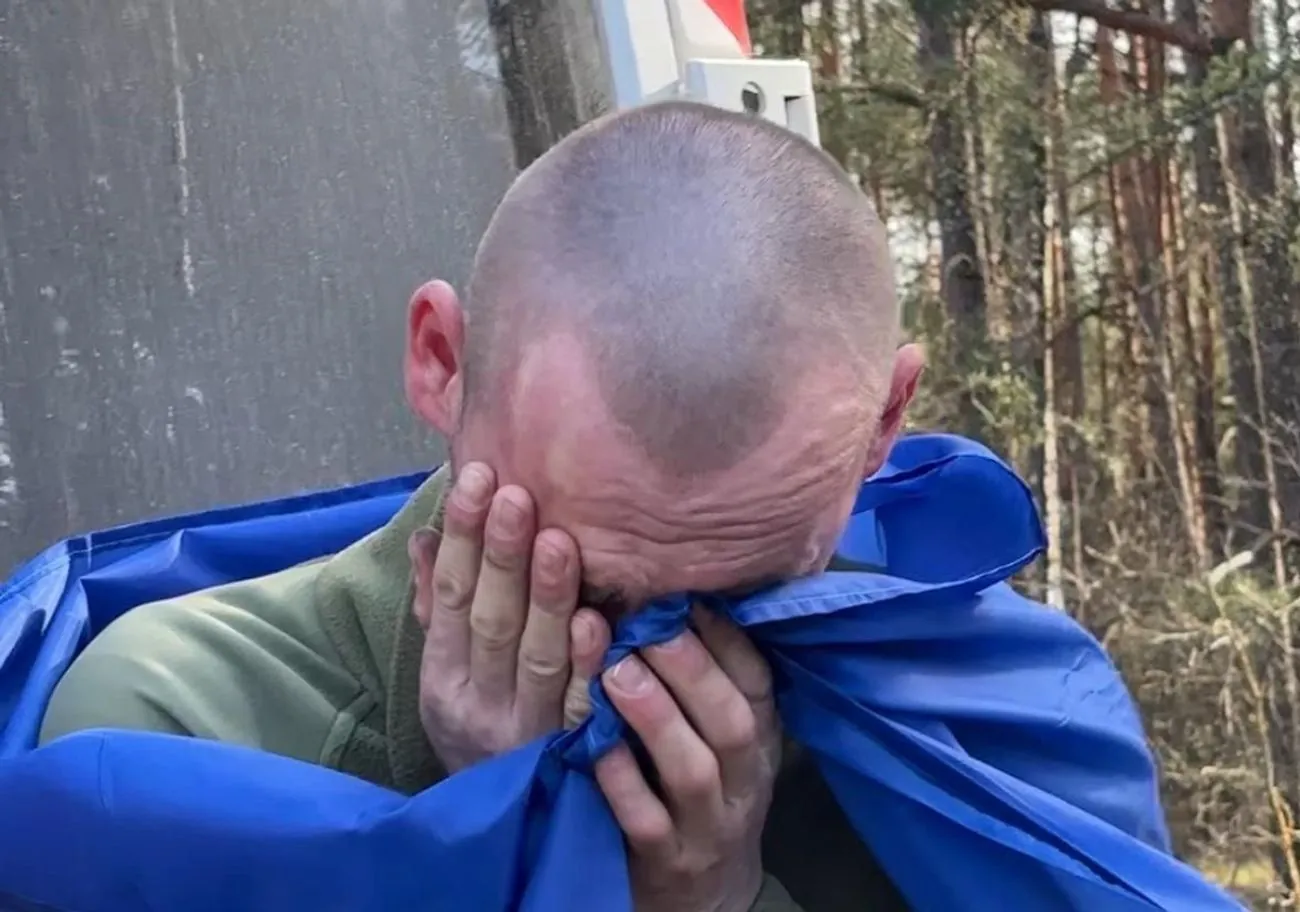 "Вас вітає Україна": Буданов показав щемке відео повернення воїнів з полону "Вас вітає Україна": Буданов показав щемке відео повернення воїнів з полону