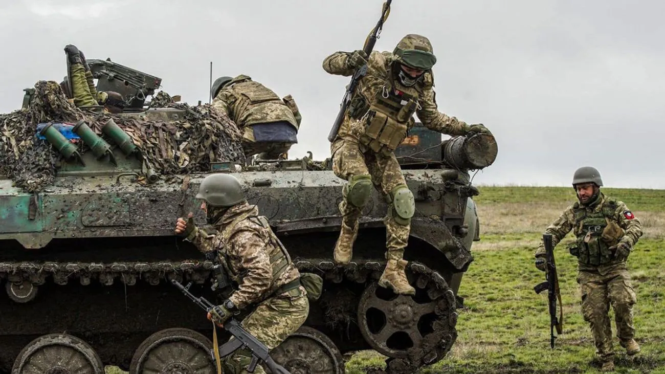 Генштаб ЗСУ: на фронті за добу 107 боїв та понад 4500 ворожих обстрілів Генштаб ЗСУ: на фронті за добу 107 боїв та понад 4500 ворожих обстрілів