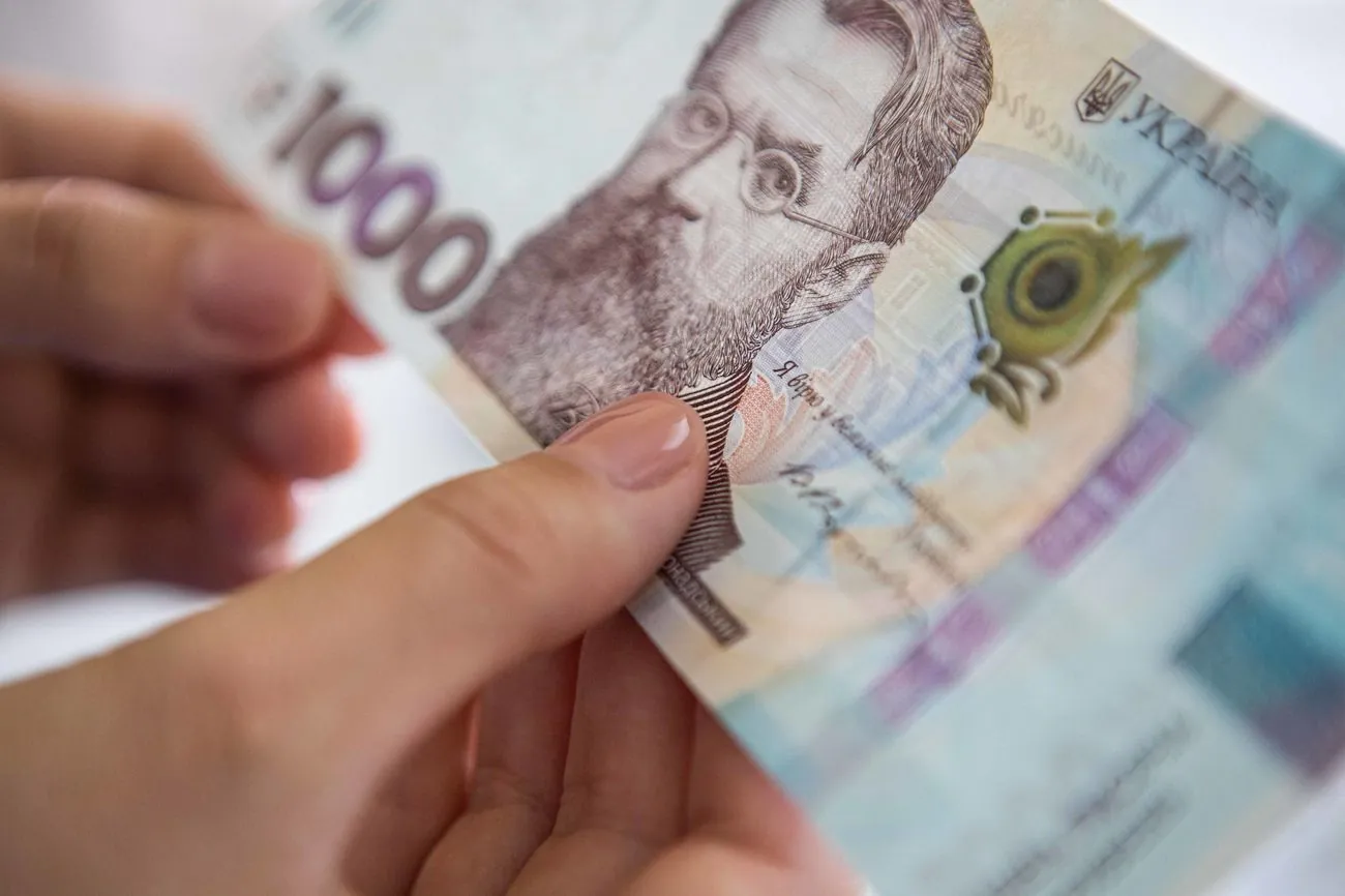 Курс валют на 21 квітня: гривня девальвує Курс валют на 21 квітня: гривня девальвує
