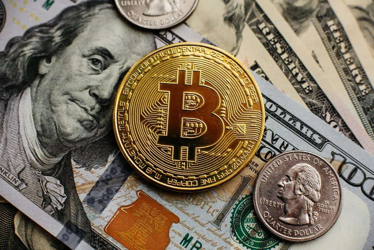 Bitcoin recovers in price amid weakening dollar Bitcoin recovers in price amid weakening dollar