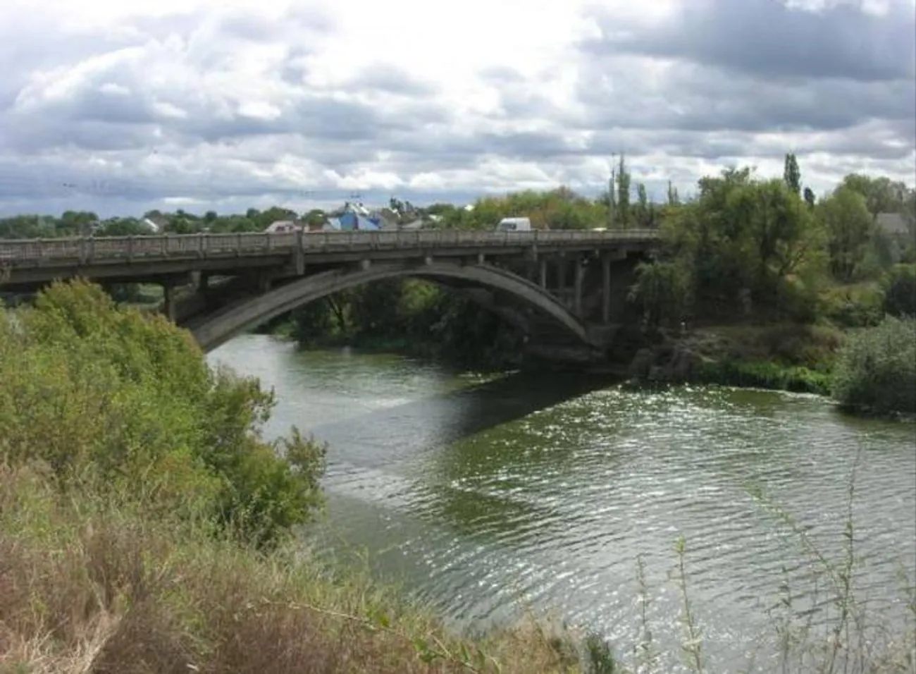 Стрибала з каміння у воду: у Білій Церкві втопилася 15-річна дівчина Стрибала з каміння у воду: у Білій Церкві втопилася 15-річна дівчина
