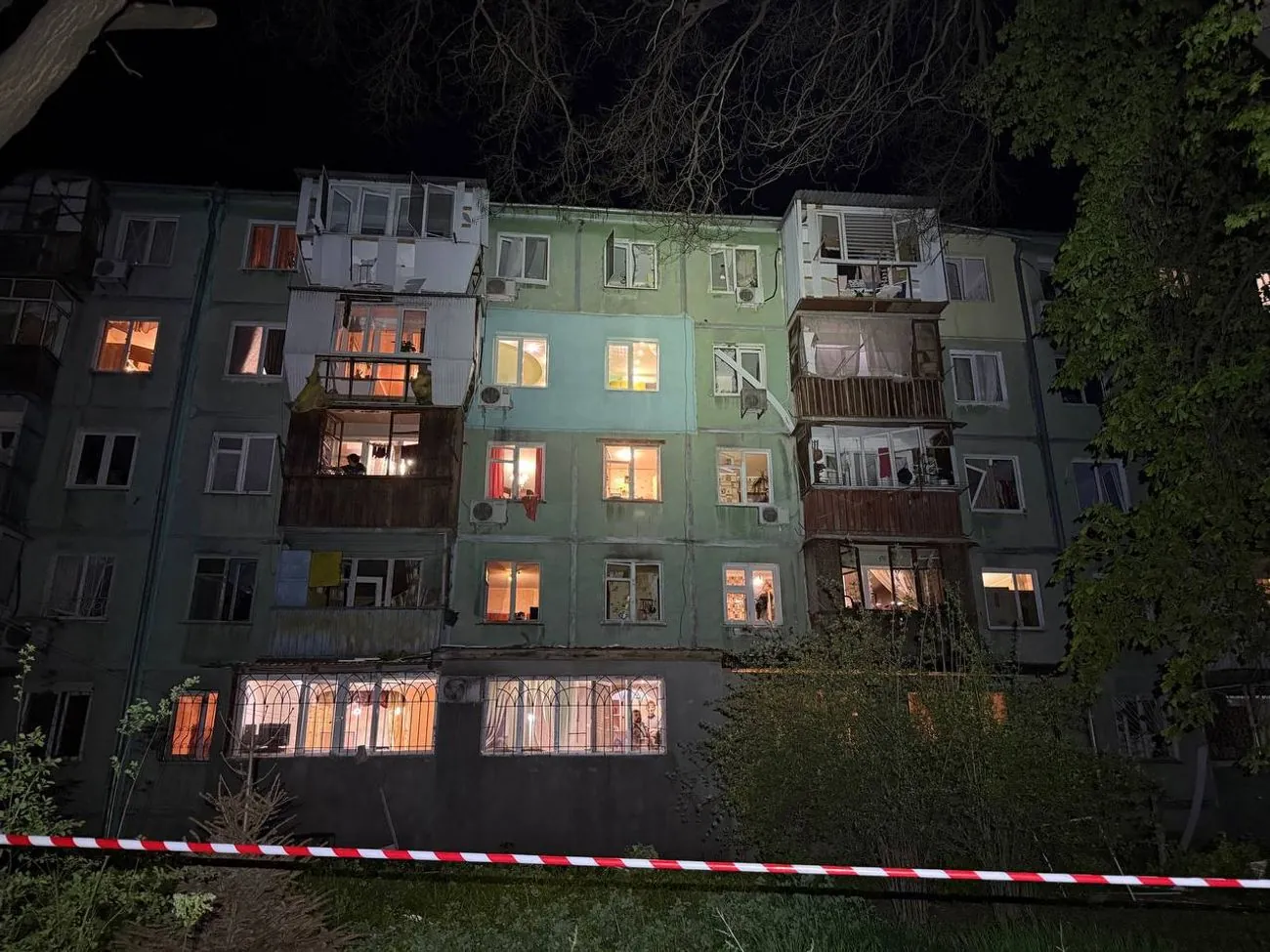 В Одесі пожежі та постраждалі: наслідки масованої російської атаки В Одесі пожежі та постраждалі: наслідки масованої російської атаки