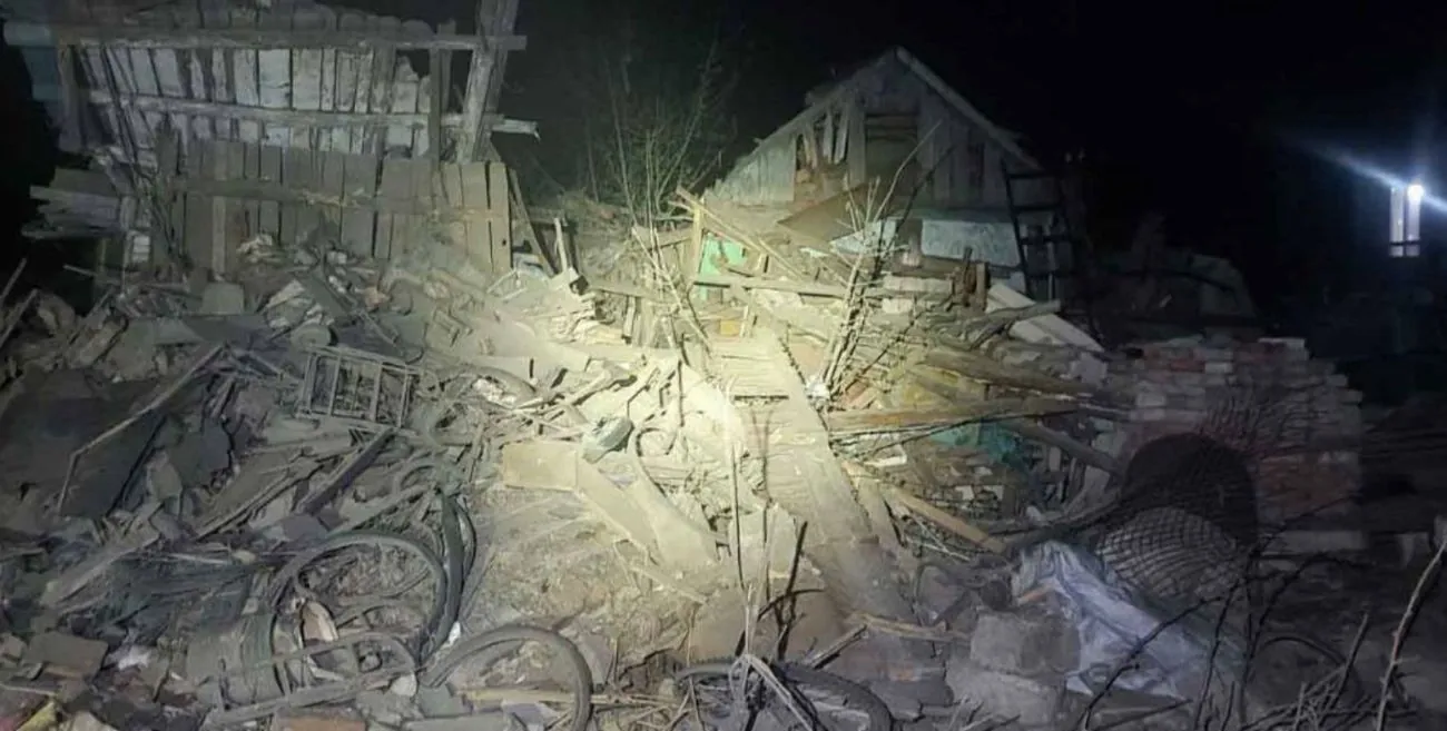 A dog was rescued from under the rubble in Sumy region after a night strike by the Russian Federation - State Emergency Service of Ukraine A dog was rescued from under the rubble in Sumy region after a night strike by the Russian Federation - State Emergency Service of Ukraine